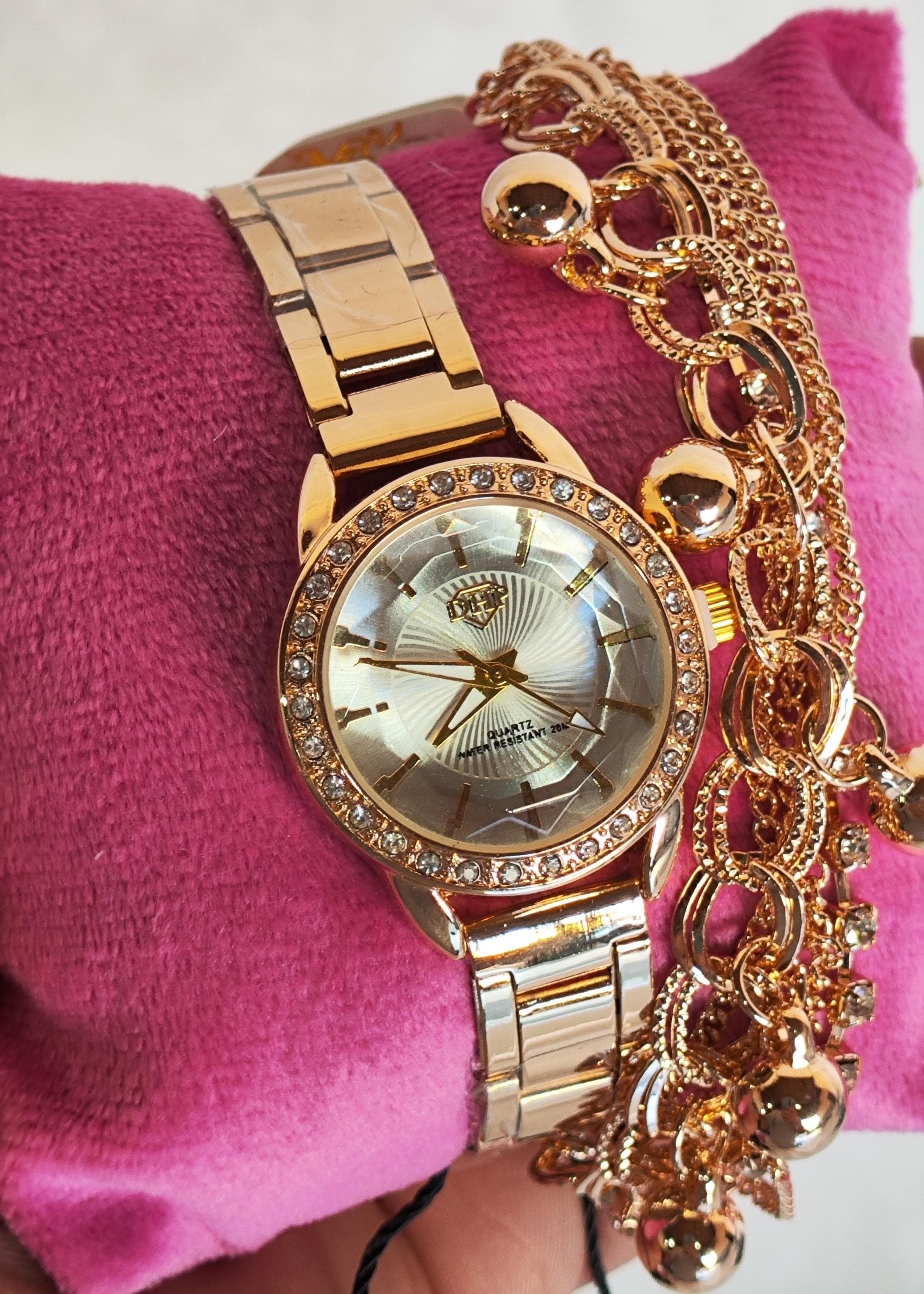 Relógios feminino e masculino 